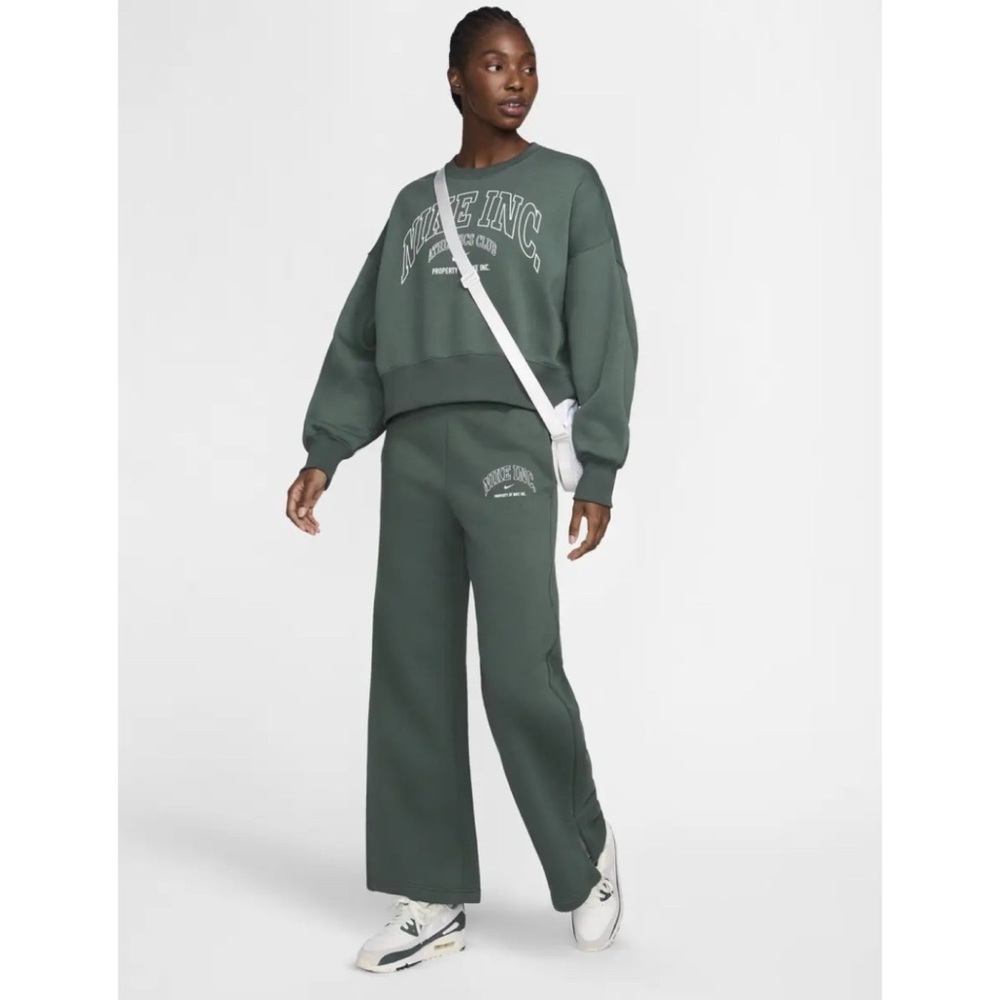 Nike Sportswear Phoenix Fleece High Waisted Wide Leg Sweatpants - Picture 2 of 10